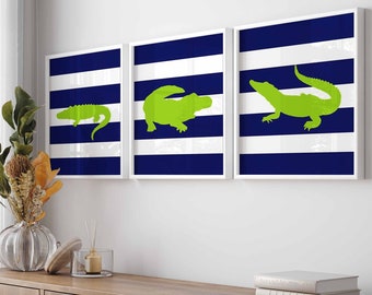 Arte de pared de caimán para habitación de niño, decoración de caimán, juego de 3 impresiones o lienzo, arte de caimán con rayas de rugby para decoración de habitación de niño