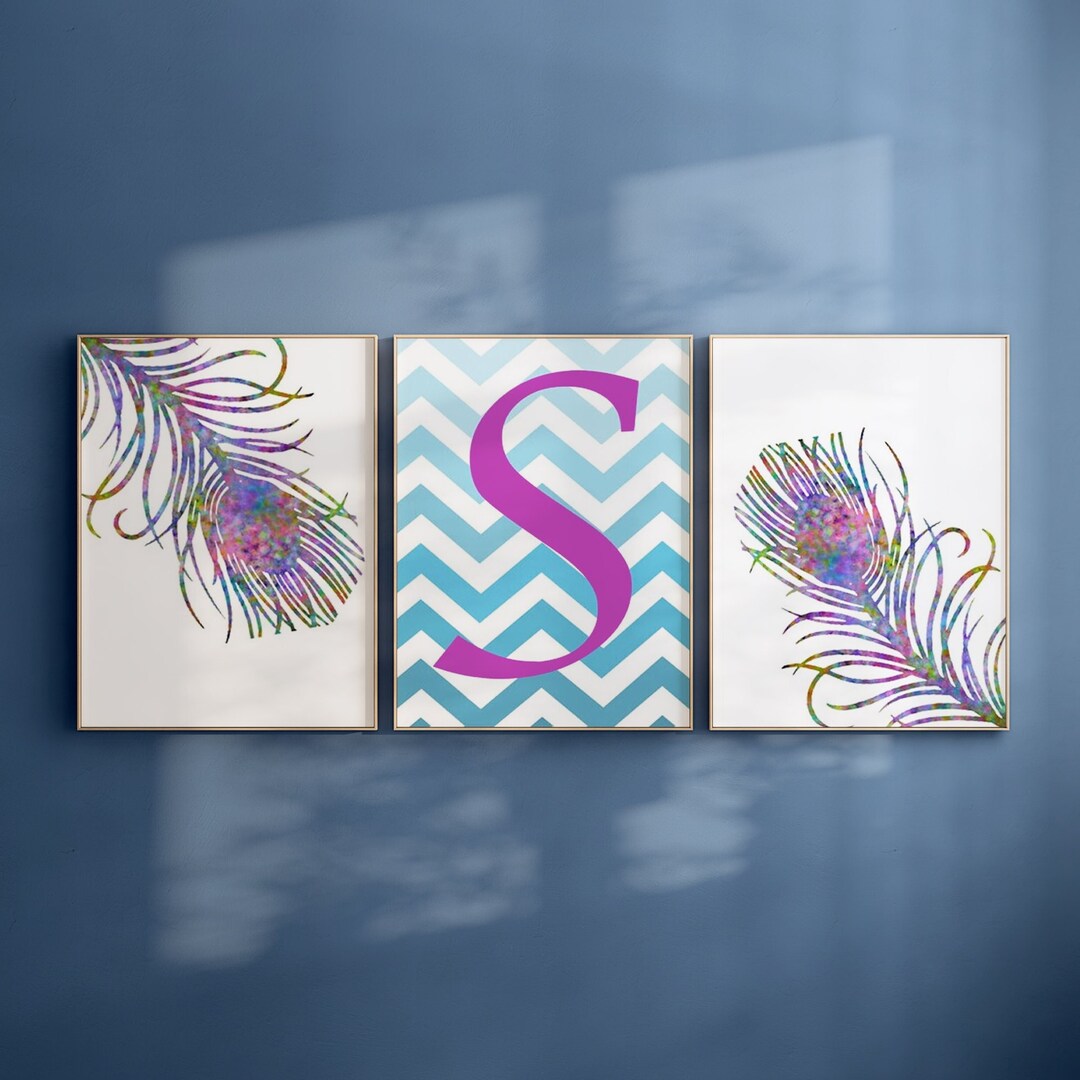 Plumas de pavo real en acuarela y monograma inicial de chevron degradado -  Juego de tres IMPRESIONES O LIENZO - Arte adolescente - Arte moderno para  ..., image size:1080x1080