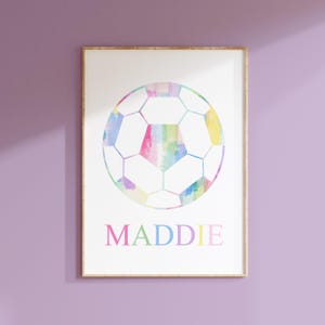 Regalo de fútbol para niñas, decoración colorida de fútbol para niñas, regalos personalizados para niñas preadolescentes, póster con balón de fútbol con nombre, impresión o lienzo de fútbol colorido