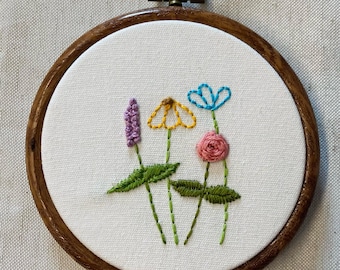 Wildflower bouquet floral scene hanging embroidery 4”
