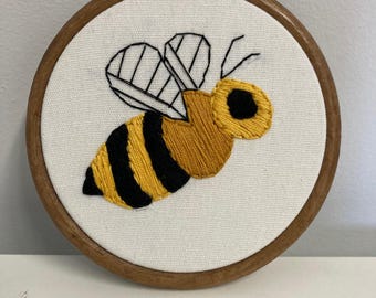 Bumble Bee hanging embroidery 4”