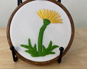 Dandelion 4” hanging embroidery