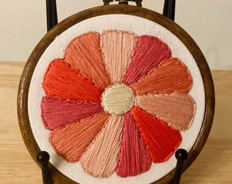 Pink gradient daisy series 4" flower embroidery
