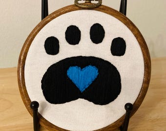 Dog paw with blue heart 4” hanging embroidery