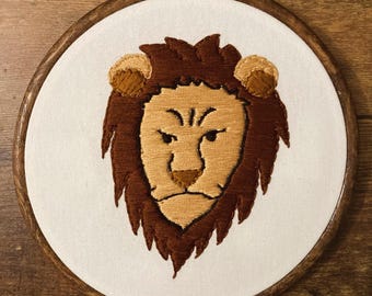 Lion hanging embroidery