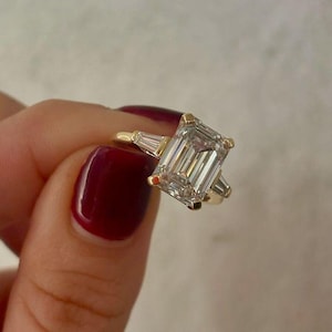 Echter Labrador Diamant Ring Drei Stein Verlobungsring Smaragdschliff Ring für Jubiläum Geschenk Echter Diamant Ring für Sie Seite Kegel Baguette