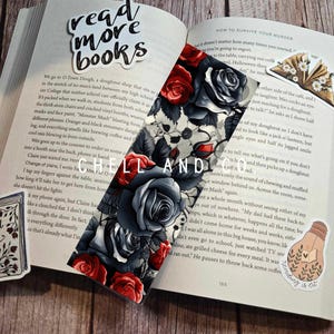 Dark Romance Floral Bookmark - Perfect for Romance Lovers - Elegant Gothic Style - Rose Bookmark