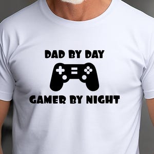 Dad By Day Gamer By Night T-Shirt , Dad Level Unlocked Gamer Shirt , Retro Gaming Gift T- shirt ,Father&#39;s Day Gift, Funny Daddy Gamer