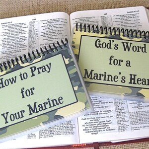 VENDA - Como orar pelo seu fuzileiro naval/Palavra de Deus para o coração de um fuzileiro naval - Conjunto combinado, encadernado em espiral, cartões de oração laminados/cartões de versículos bíblicos