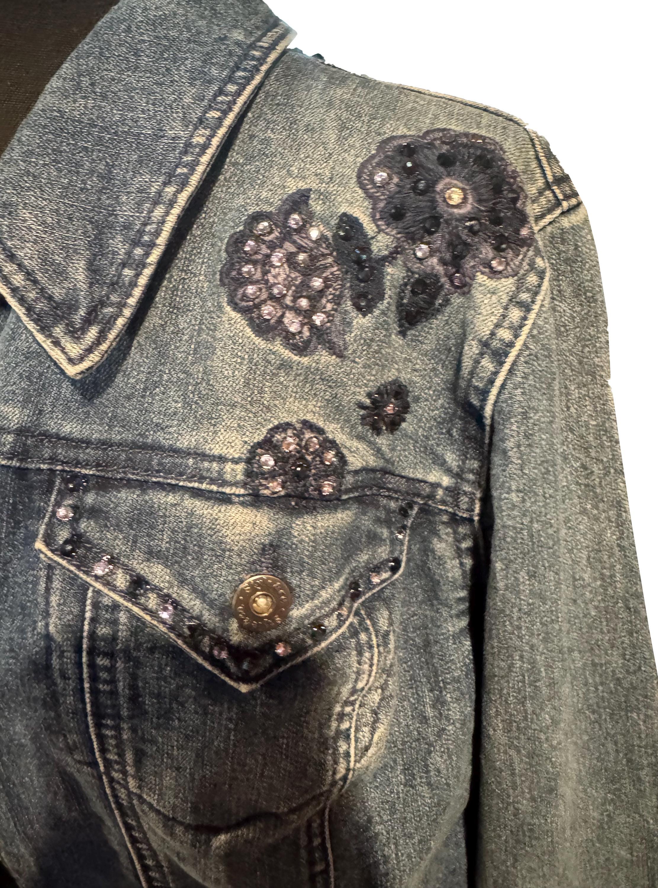 花柄刺繍ラインストーンデニムジャケット – 手作業で装飾、アップ 