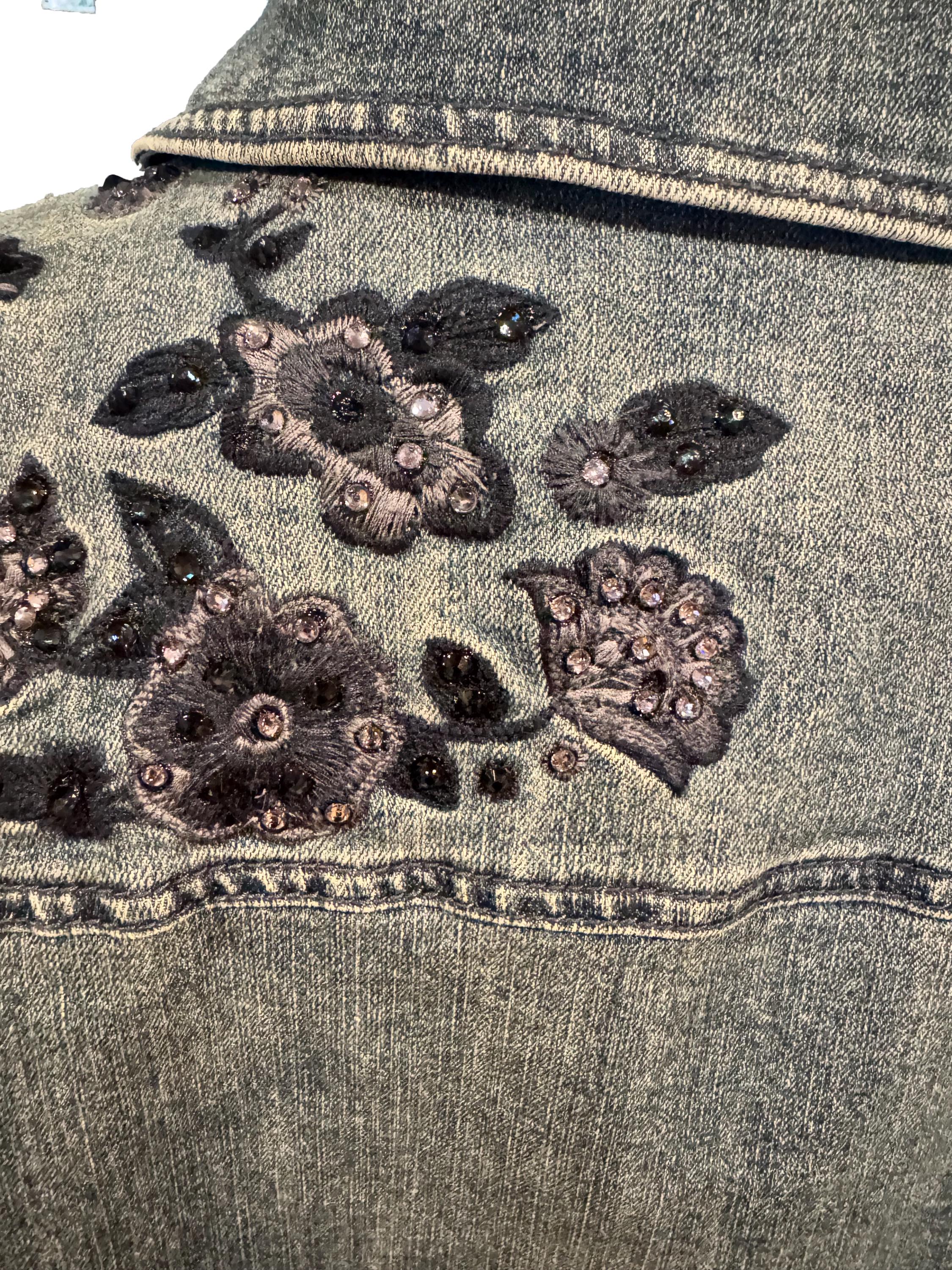 花柄刺繍ラインストーンデニムジャケット – 手作業で装飾、アップ 