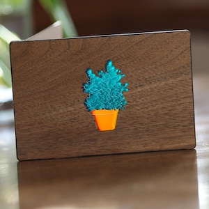 Blumentopf - Green Finger Geburtstagskarte - Glasmalerei-Grußkarte aus Holz. Handgemachtes Geschenk für Sie, Ihn, Gärtner, Naturliebhaber