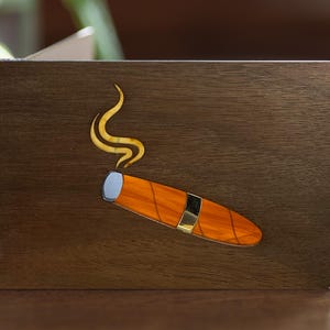 Zigarrenraucher Geburtstagskarte - Glasmalerei-Grußkarte. Handgemachtes Geschenk für ihn, Mann, Freund, Bruder, Vater oder Freund.