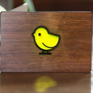 Cartão de Páscoa em vitral com pintinhos - Design exclusivo de pintinho feito à mão, interior em branco, cartão divertido com animais. Aniversário, recém-nascido e batizado.