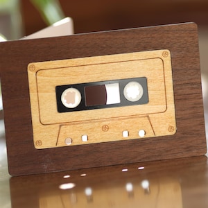 Retro Audio Cassette Drewniana Witrażowa Karta Urodzinowa, Ręcznie Robiona Karta Z Pozdrowieniami, Prezent Dla Fana Muzyki DJ