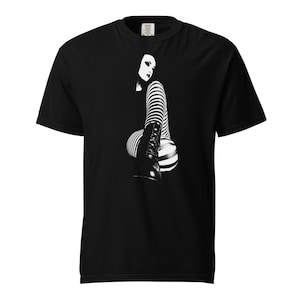 Goth Punk T-shirt - Goth Girl, Grunge Clothing, Alt Clothing, Goth Shirt,Dark Academia, Surreal T-shirt,Punk