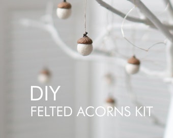 Felted acorns DIY - Make white Christmas ornaments yourself - Easy DIY craft kit for eco friendly home decor -  Beginner felting craft set