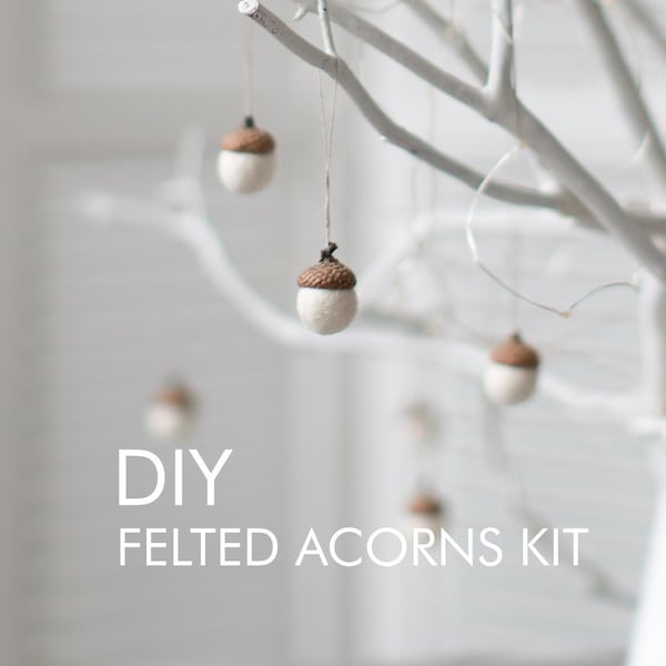 Felted acorns DIY - Make white Christmas ornaments yourself - Easy DIY craft kit for eco friendly home decor -  Beginner felting craft set