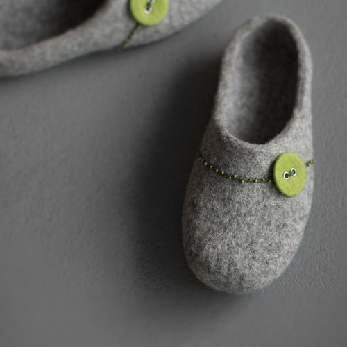 Felted Slippers for Women Grey Clogs With Spring Green - Etsy