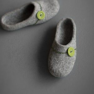 Felted wool slippers, Grey clogs with green button, Eco home shoes