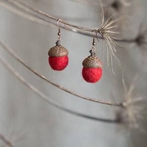 Red earrings, Dangle acorn earrings with real acorn cap felted wool beads, Unusual copper and felt jewelry, 7th wedding anniversary gift image 1