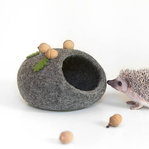 Hedgehog bed, Small pet cave, Eco friendly small animal house, Hamster bed, Woodland fall autumn acorn decor, Pet furniture, Nap pouch