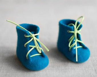 Blue wool felted baby booties, unisex merino wool crib shoes, soft sole slippers, newborn baby shower gift, natural handmade lace crib shoes