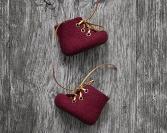 Cute baby shoes, Wool socks alternative for newborn, First pregnancy gift, Felted burgundy girl booties with antique golden laces