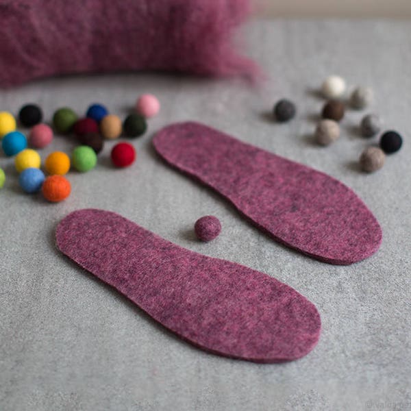Wool felt insoles, Women's shoes inserts, Woolen boot liners, Natural footwear insulating inner soles in custom color or purple pink