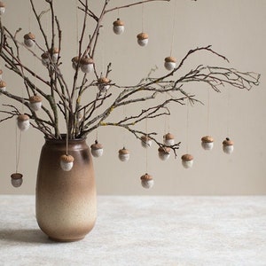 Felted acorn ornaments, Set of 6 natural beige rustic holiday decorations, Woodland weddings party favors, Fall Christmas Thanksgiving decor