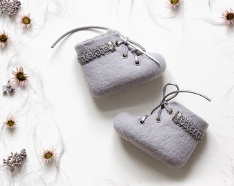 Newborn booties, Princess baby shoes, Gray felted boots, Limited edition crib shoes, New baby gift, Newborn girl coming home outfit