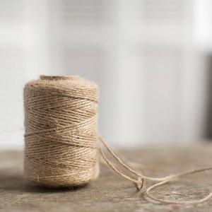 Jute twine - Natural color jute cord - Rustic packaging string - Gift wrapping yarn spool - Twisted kraft cord for gift wrap