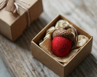 Small symbolic gift - red felted acorn ornament, Handmade wool acorn with real oak cap, Cozy holiday decoration, Valentine's day present