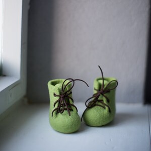 Green baby shoes Gender neutral newborn booties made from merino wool for any season Warm home made gift Spring baby announcement image 2