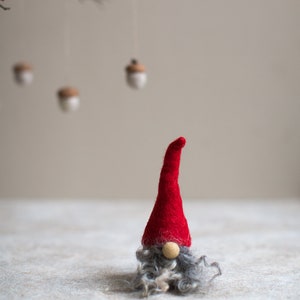 Gnome de Noël pour un décor de vacances rustique Choisissez 1 ou un ensemble de 3 jolis gardiens d'étagère flous ou ornement Tomte de style scandinave de ferme Mini