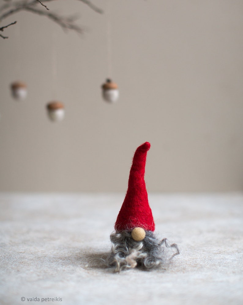 Gnome de Noël pour un décor de vacances rustique Choisissez 1 ou un ensemble de 3 jolis gardiens d'étagère flous ou ornement Tomte de style scandinave de ferme Mini