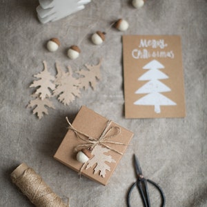 Felted acorn ornaments Set of 6 ivory white party favors with linen or jute twine, Christmas decor, Table decoration, wrapping gift ideas image 2