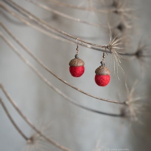 Red earrings, Dangle acorn earrings with real acorn cap felted wool beads, Unusual copper and felt jewelry, 7th wedding anniversary gift image 2