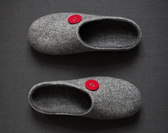 Men slippers, Organic wool house shoes with red linen buttons and black soles, Gray clogs, Eco friendly Christmas gift for him, Felted shoes