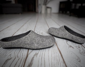 Felted men slippers in gray shades for comfort wear at home or office, made from natural wool - Luxury footwear handmade by Vaida Petreikis