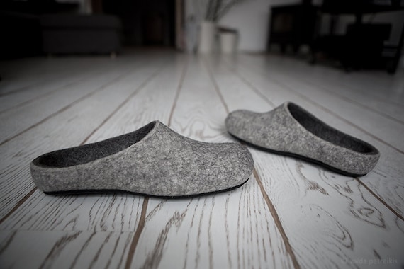 Felted men slippers in gray shades for comfort wear at home or office, made from natural wool - Luxury footwear handmade by Vaida Petreikis