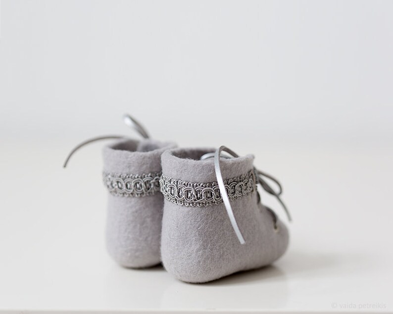 Newborn booties, Princess baby shoes, Gray felted boots, Limited edition crib shoes, New baby gift, Newborn girl coming home outfit image 2