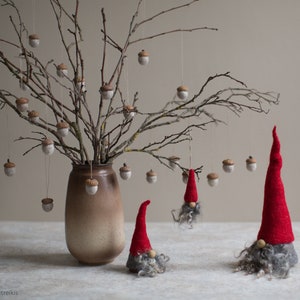 Gnome de Noël pour un décor de vacances rustique Choisissez 1 ou un ensemble de 3 jolis gardiens d'étagère flous ou ornement Tomte de style scandinave de ferme image 2