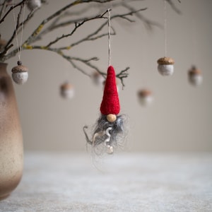 Gnome de Noël pour un décor de vacances rustique Choisissez 1 ou un ensemble de 3 jolis gardiens d'étagère flous ou ornement Tomte de style scandinave de ferme Hanging ornament