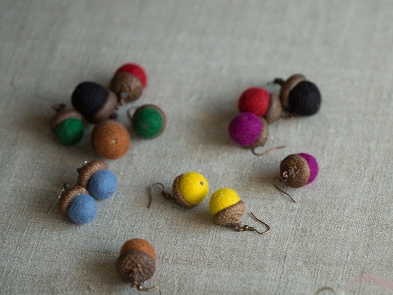 Red earrings, Dangle acorn earrings with real acorn cap felted wool beads, Unusual copper and felt jewelry, 7th wedding anniversary gift image 3