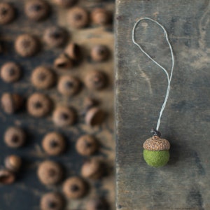 Felted acorn ornaments in mossy green, Set of 6 woodland weddings party favors, Autumn season decorations, Fall and Thanksgiving decor image 5