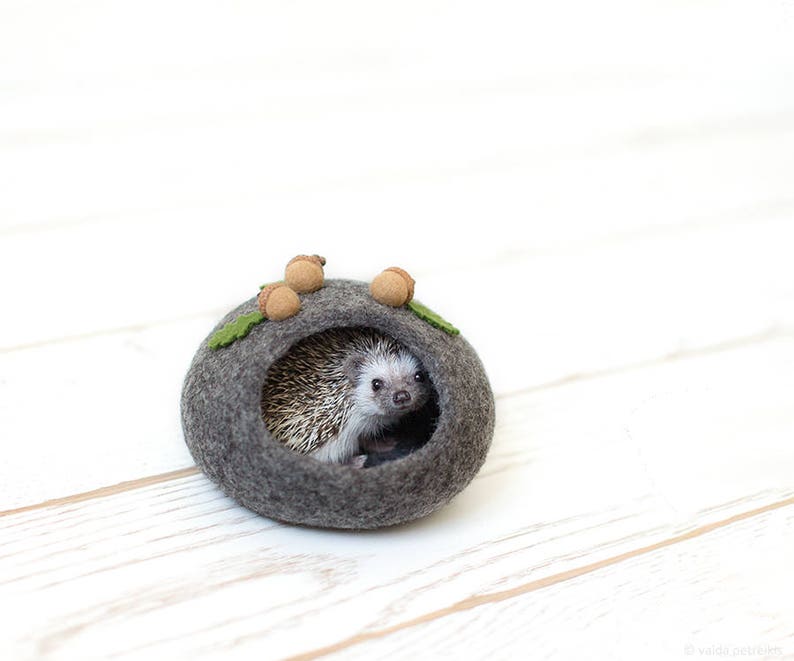 Hedgehog bed, Small pet cave, Eco friendly small animal house, Hamster bed, Woodland fall autumn acorn decor, Pet furniture, Nap pouch image 3