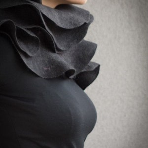 Elegant statement ruffle scarf Sculptural charcoal grey nuno felted ruffled shawl Wearable wool silk fiber art Eco fashion image 7