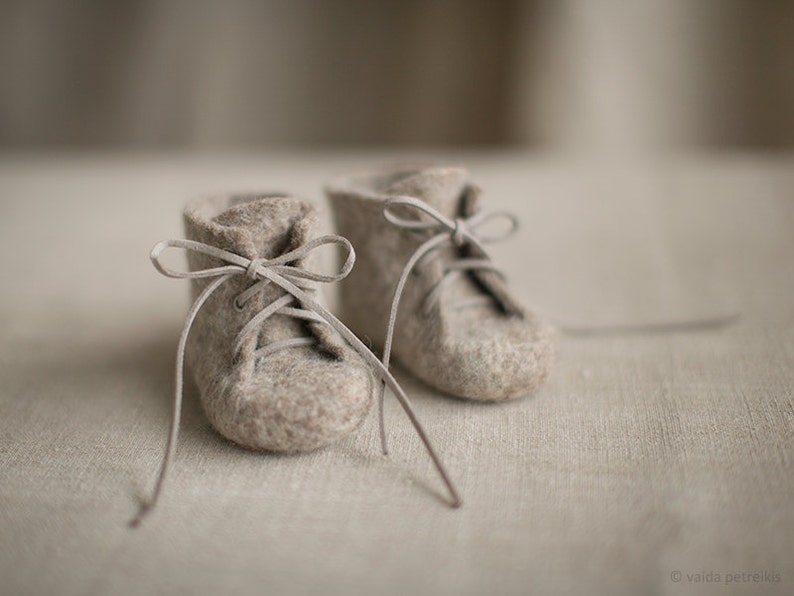 Newborn booties, Natural organic wool boots, Unisex eco friendly felted greyish brown shoes with vegan leather laces, Baby first shoes image 2