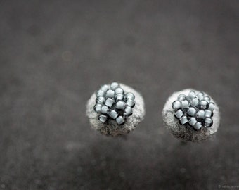 Grey stud earrings, Small tiny modern round earrings with organic felt, Gray ear studs, Mini post earrings